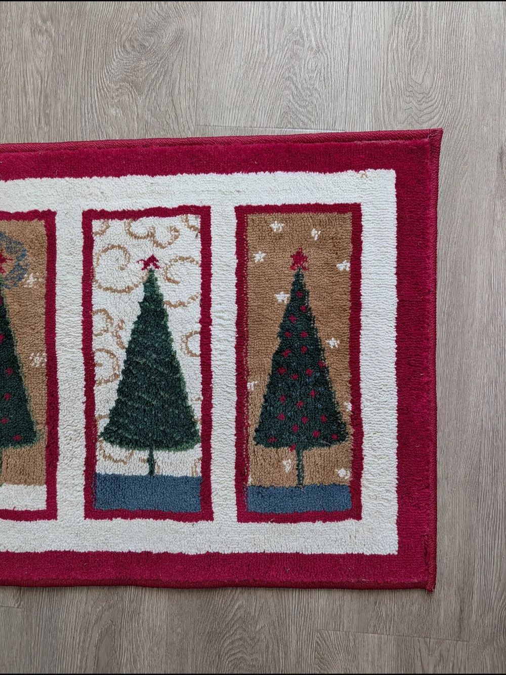 Holiday Christmas Tree Accent Rug - Red